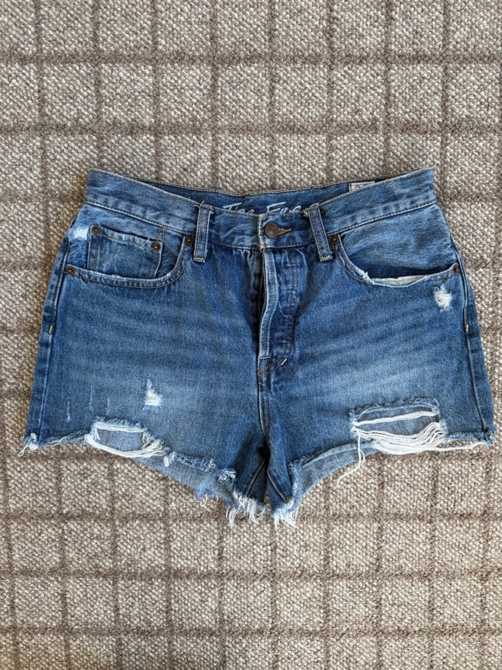 Women’s Free People cut-off denim shorts size 29